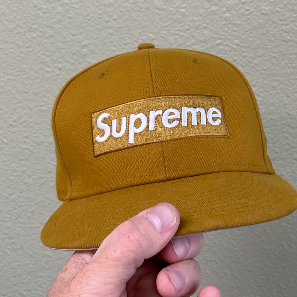 Supreme New Ear Box Logo 7 1/2